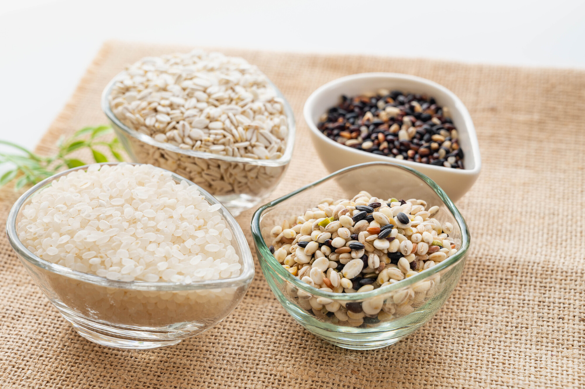 白米と雑穀米のイメージ