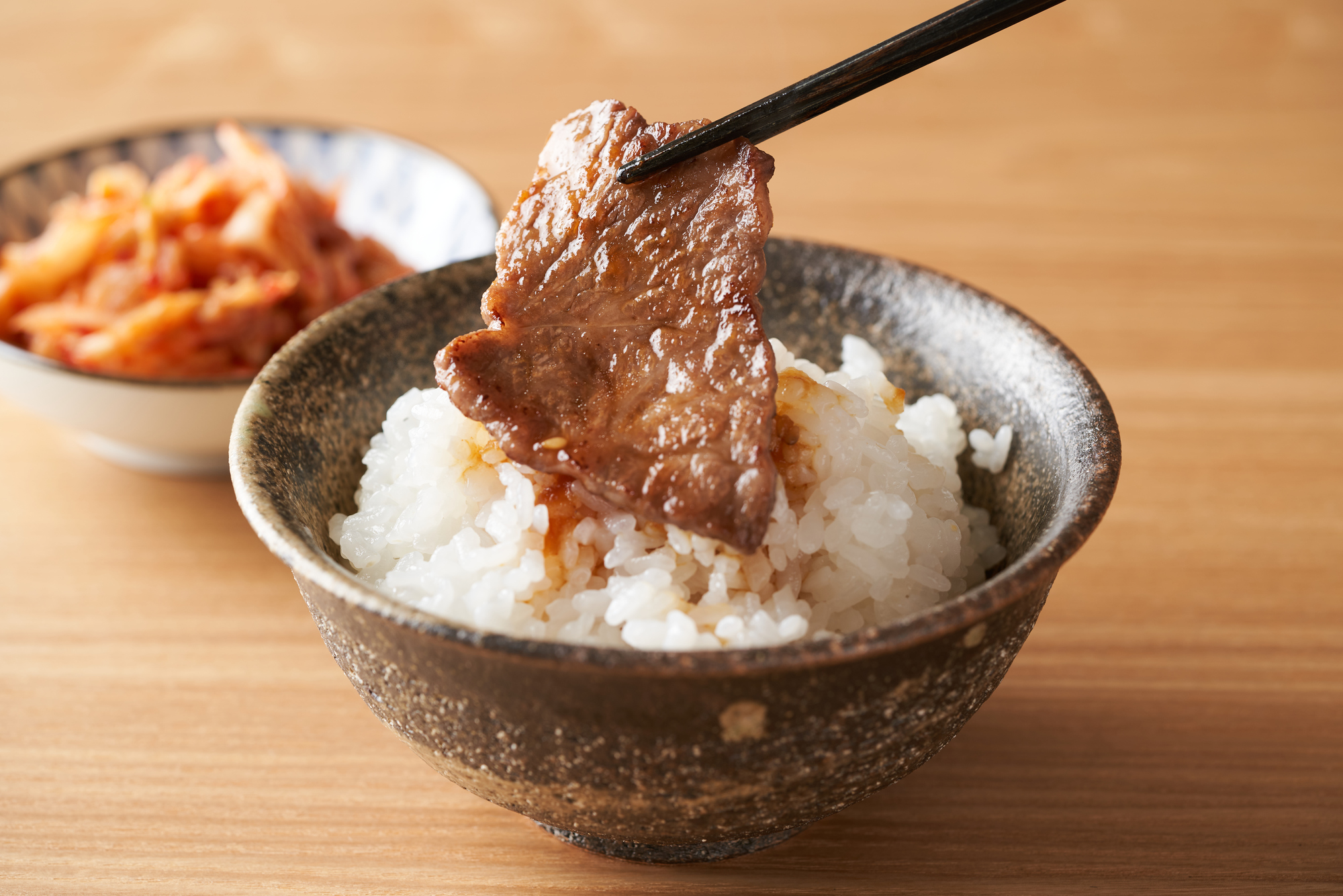 お肉とご飯のイメージ