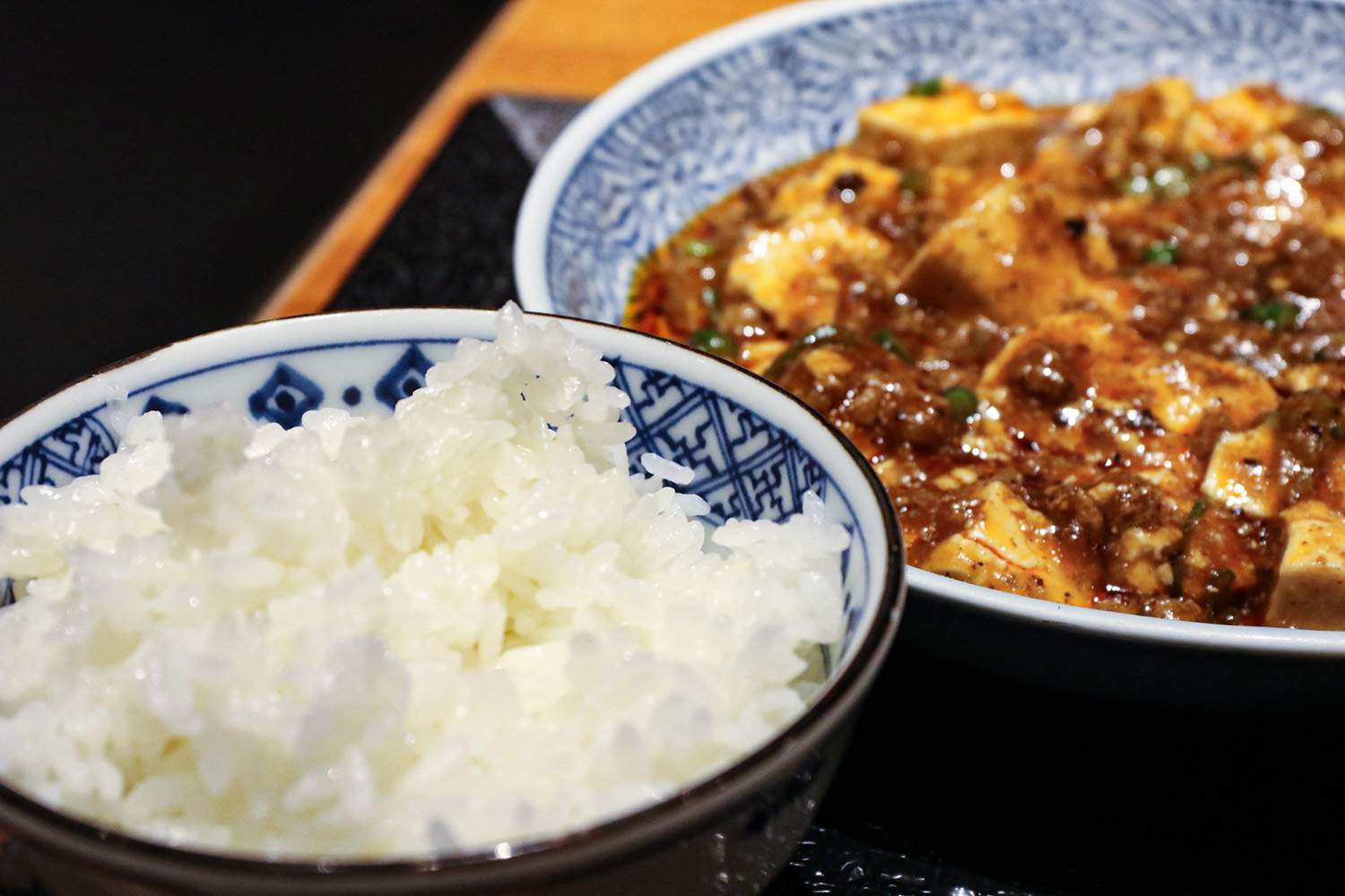 中華料理とご飯のイメージ